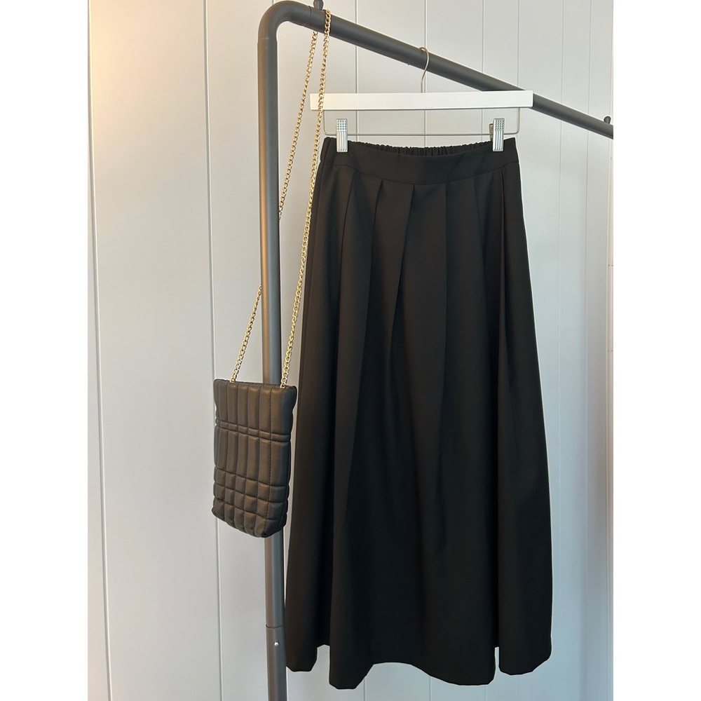 Elegant Black Skirt